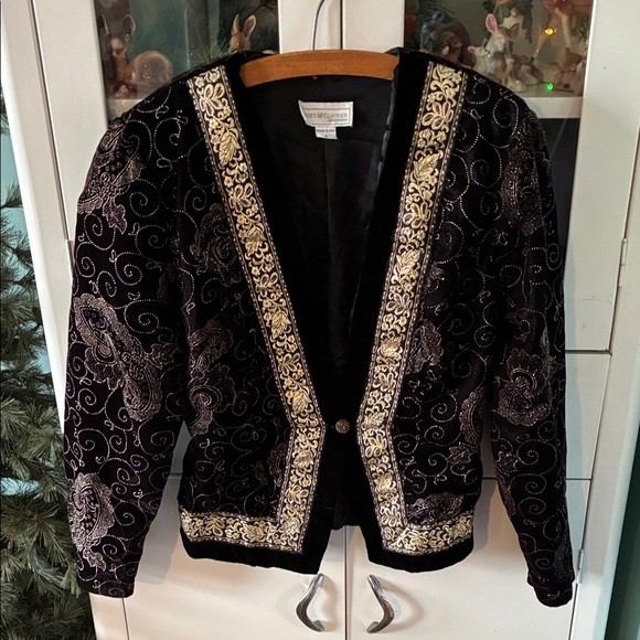 Scott McClintock Jackets & Blazers - Scott McClintock Sportswear sz 8 Vintage Black and Gold Velvety Blazer euc